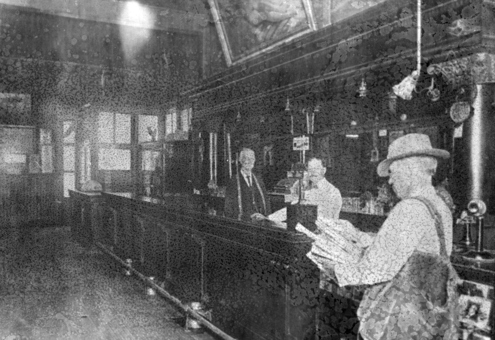Cabinet Saloon